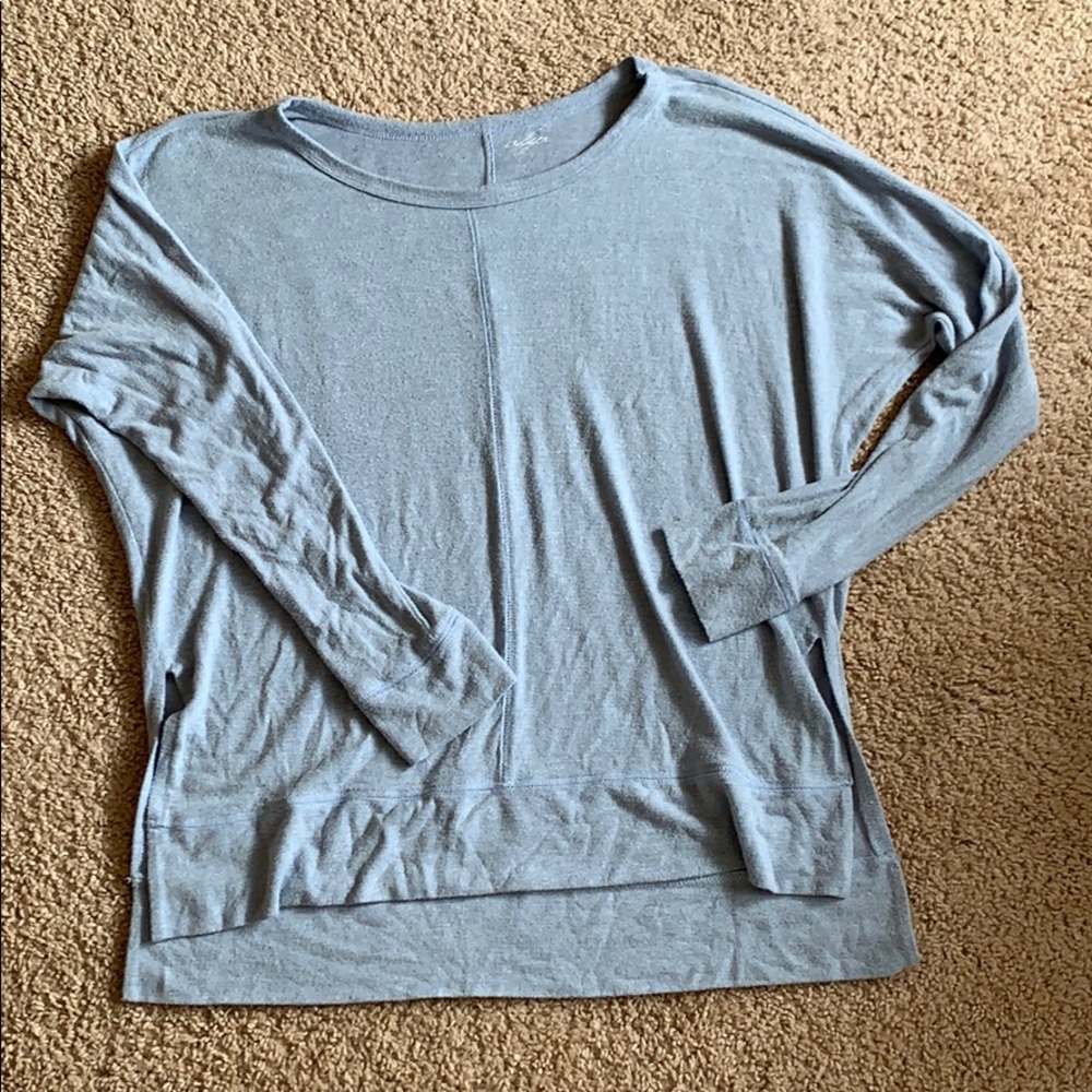 Francesca’s High low Low sleeve shirt